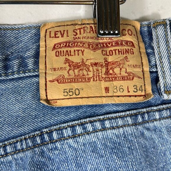 Levi's Mens’ Light Wash 550 Relaxed Fit Jeans size 36 x 34 - Picture 3 of 11
